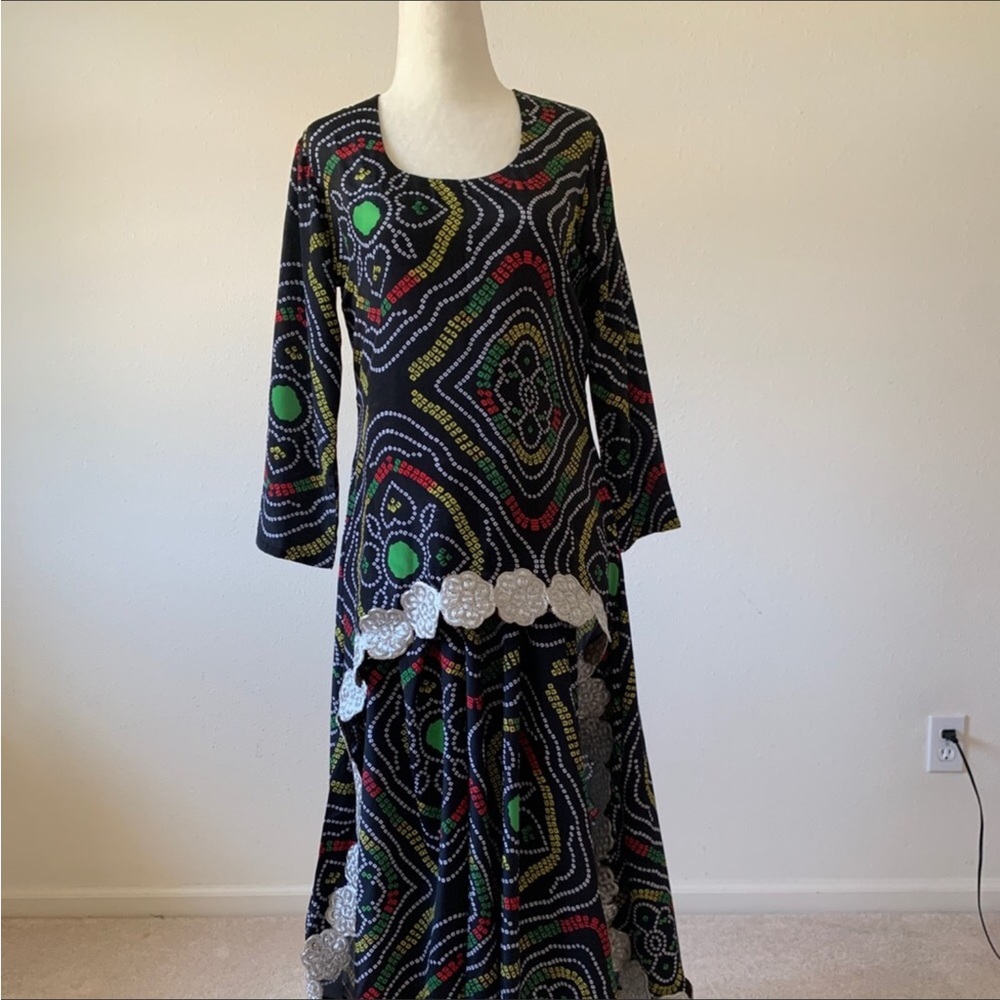 Pernia Popup Shop black asymmetrical bandhani outfit
